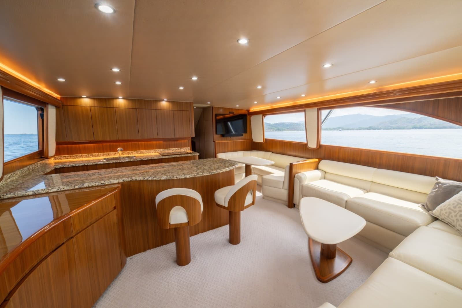 2012 Viking 60 Convertible - Photo 21