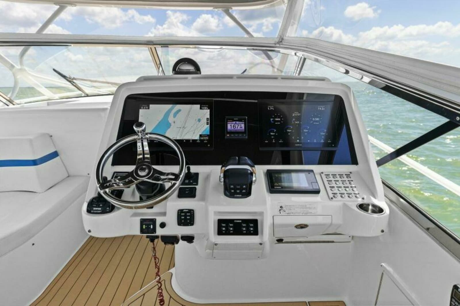 2019 Intrepid 475 Sport Yacht - Photo 12
