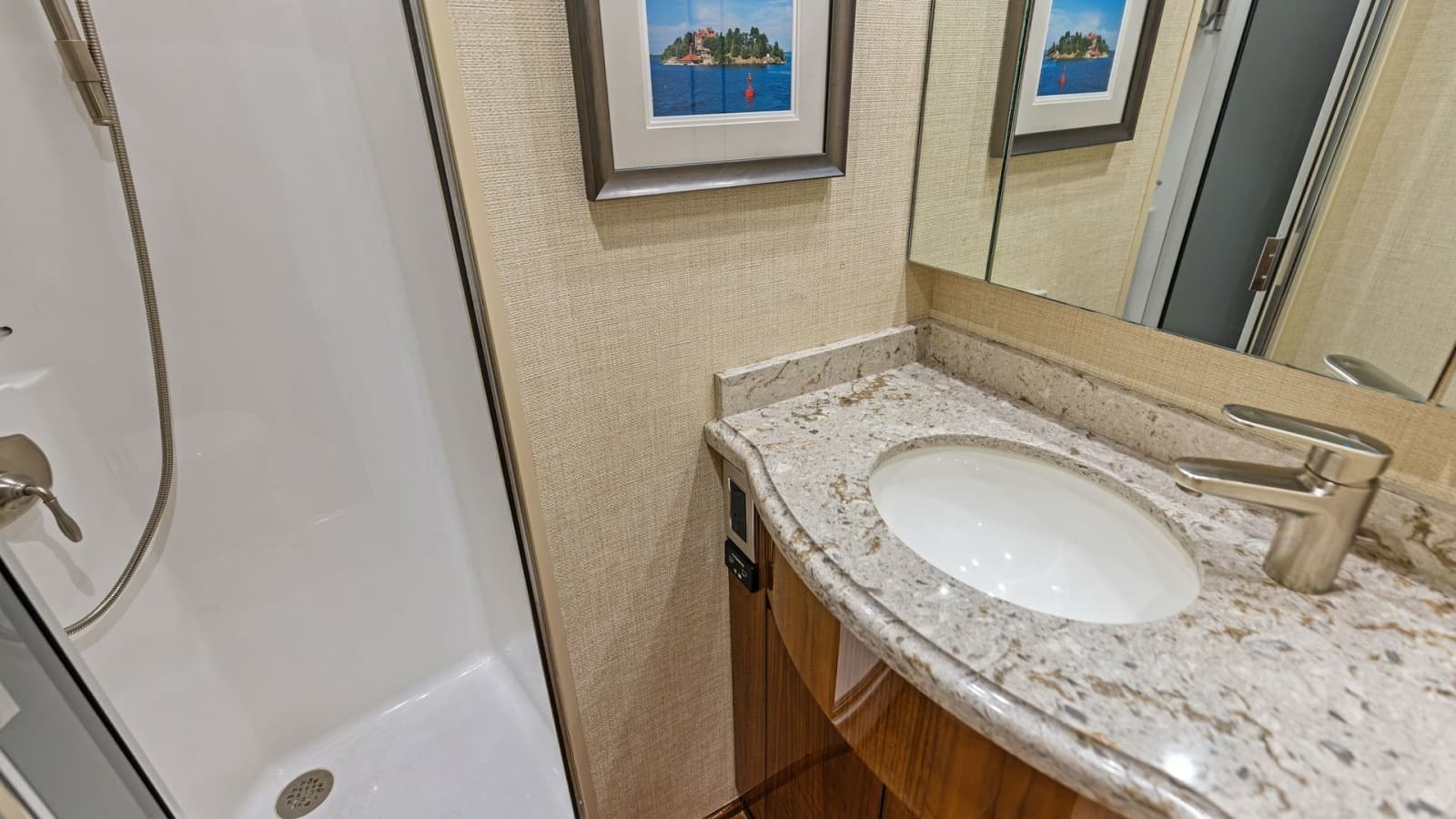 2018 Viking 62 Enclosed Bridge - Photo 54