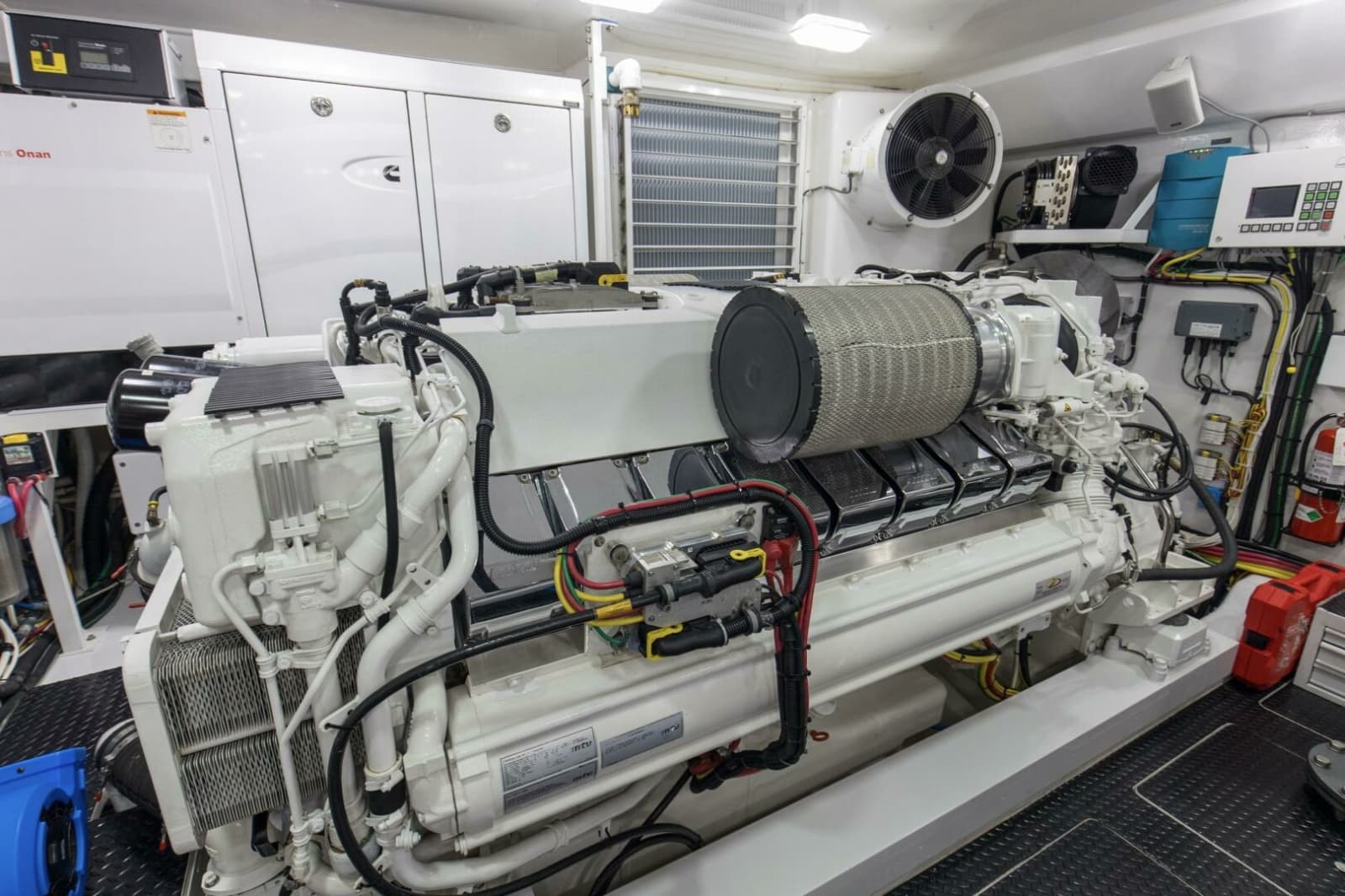 2016 Viking 92 Enclosed Bridge - Photo 73