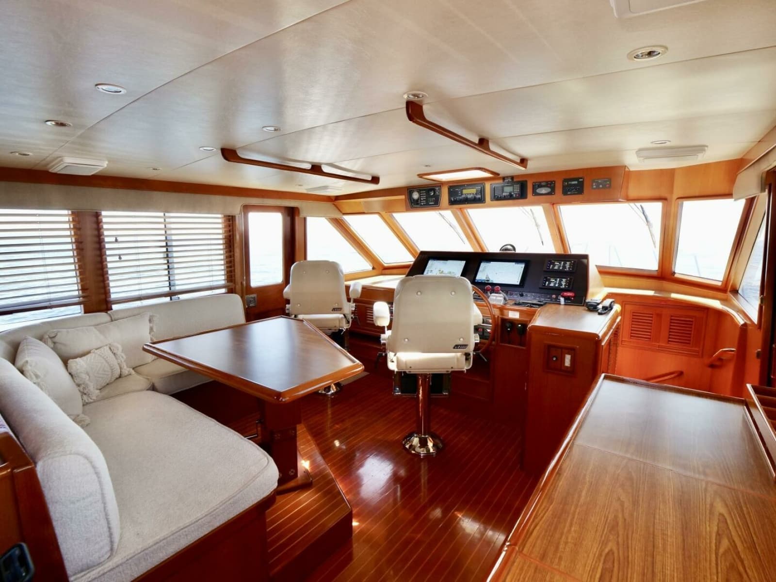 2000 Offshore Yachts 62 Pilothouse - Photo 5