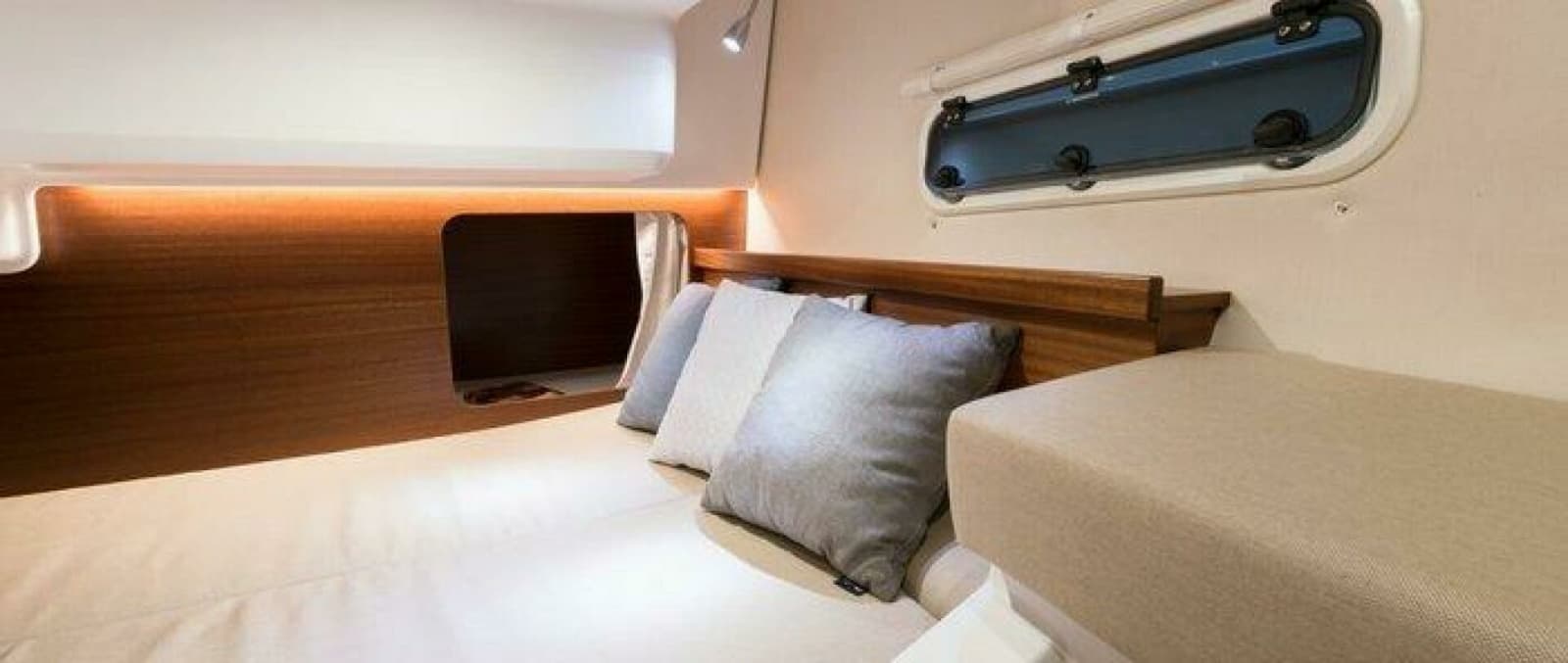 2026 Nimbus 305 Coupé - Photo 11