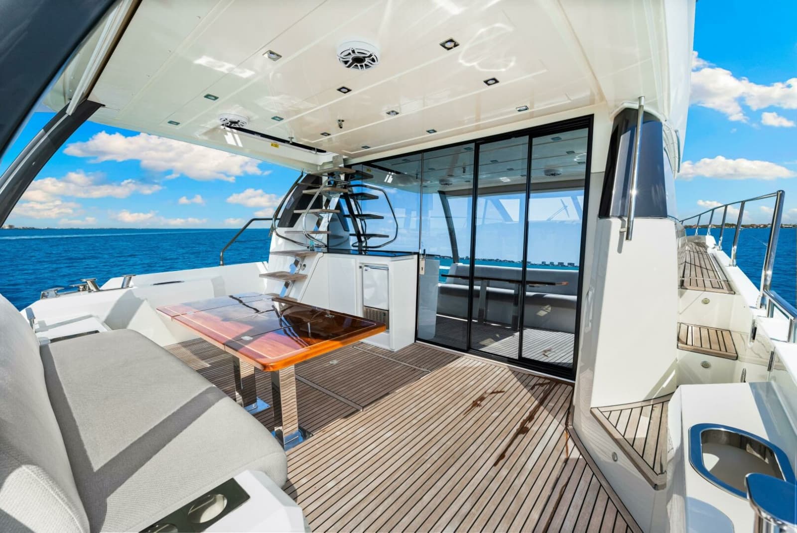 2019 Prestige 630 Flybridge - Photo 27