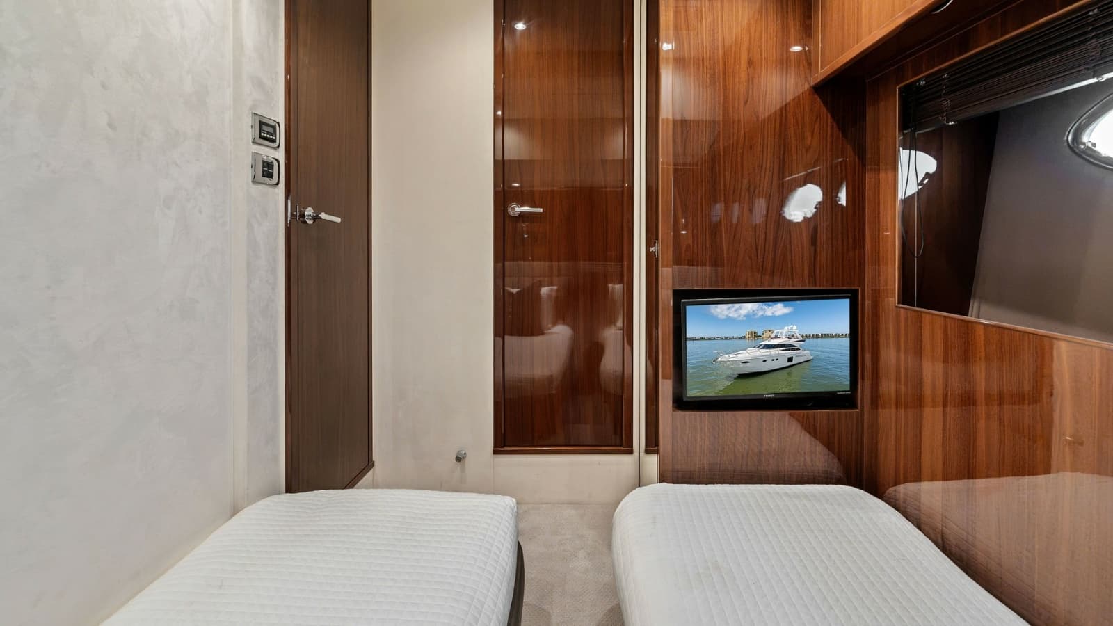 2016 Princess 64 Flybridge - Photo 57