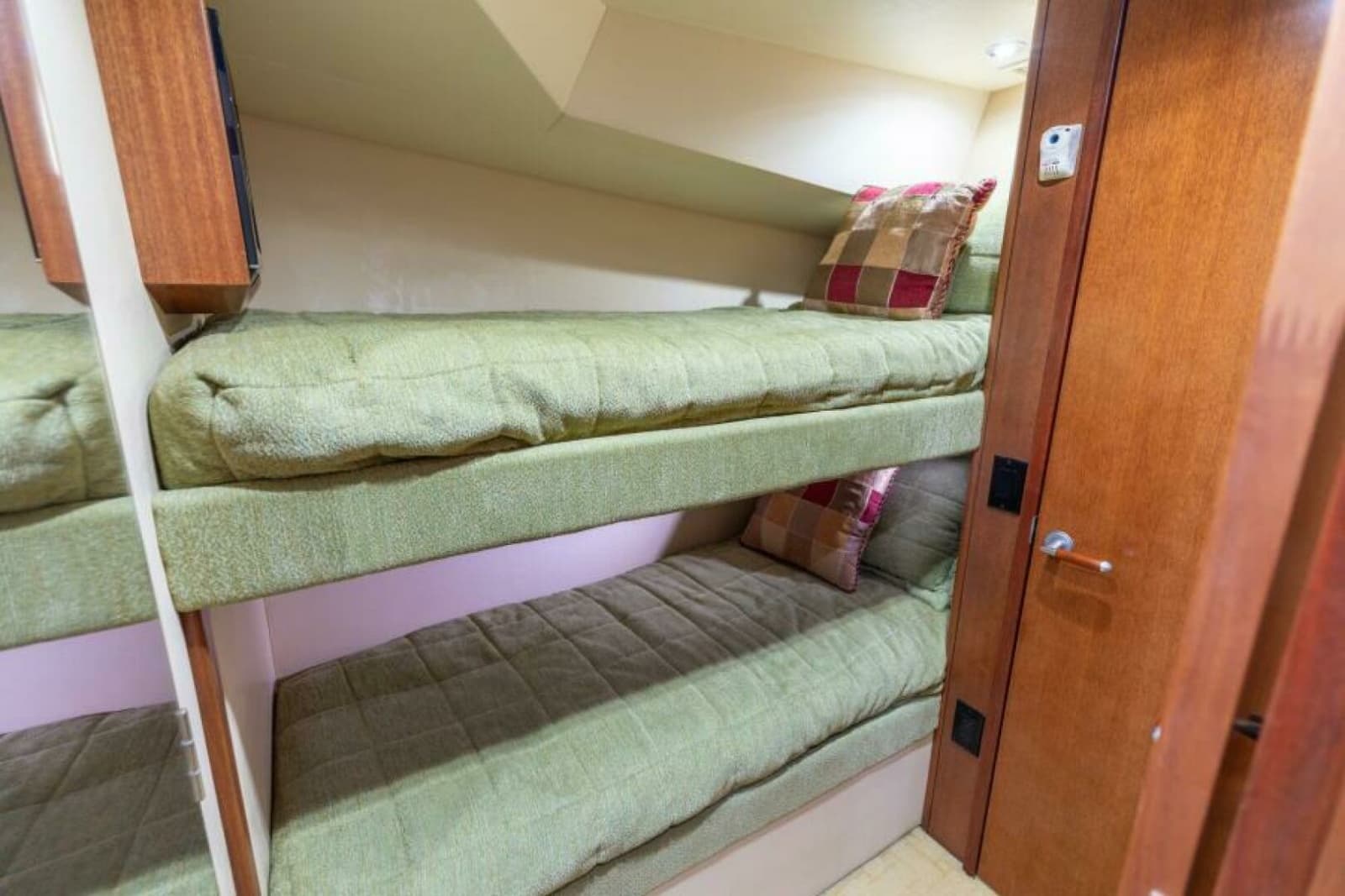 2008 Hatteras 60 Convertible - Photo 35
