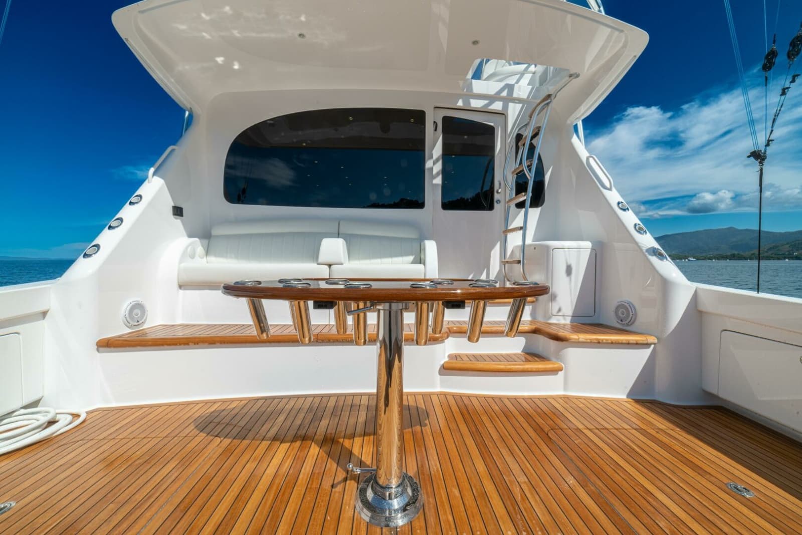 2025 Viking 58 Convertible - Photo 4