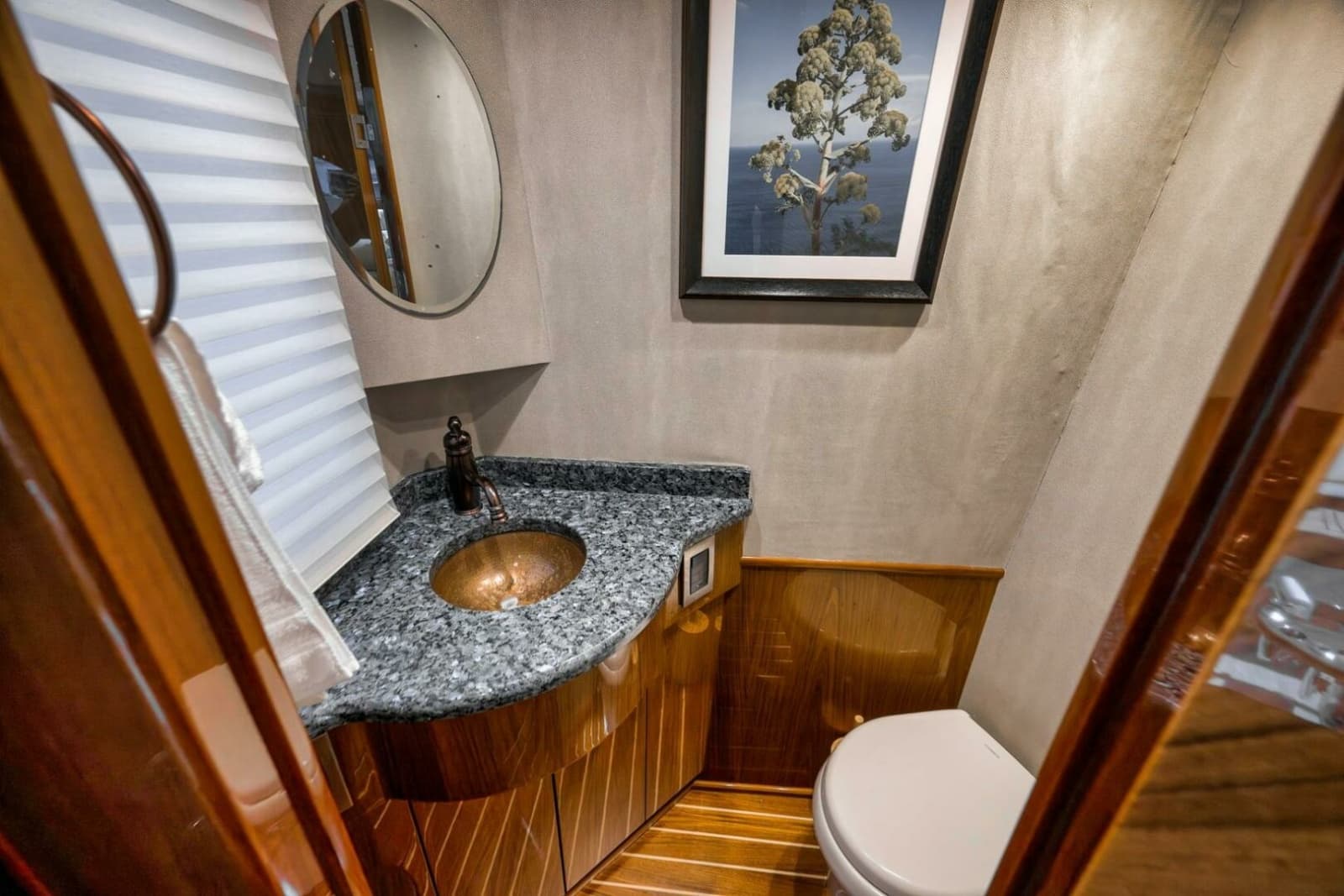 2011 Viking 76 Enclosed Bridge - Photo 23