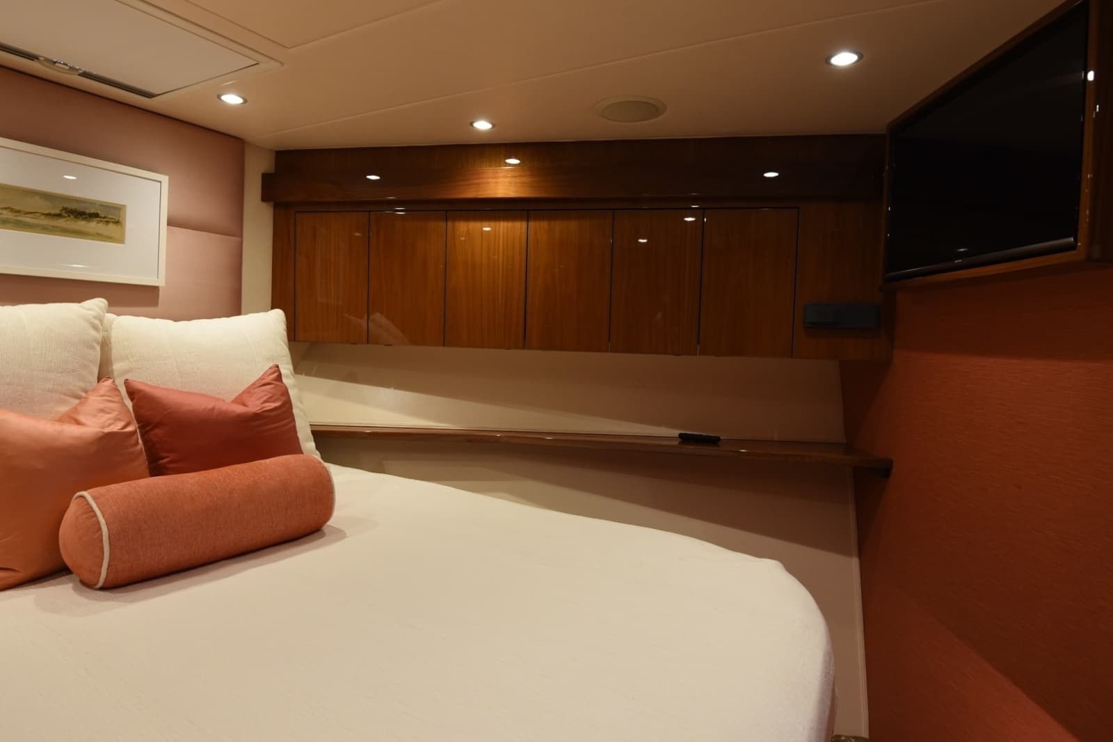 2019 Viking 80 Skybridge - Photo 81
