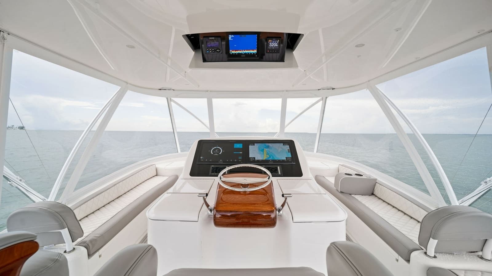 2015 Viking 55 Convertible - Photo 52