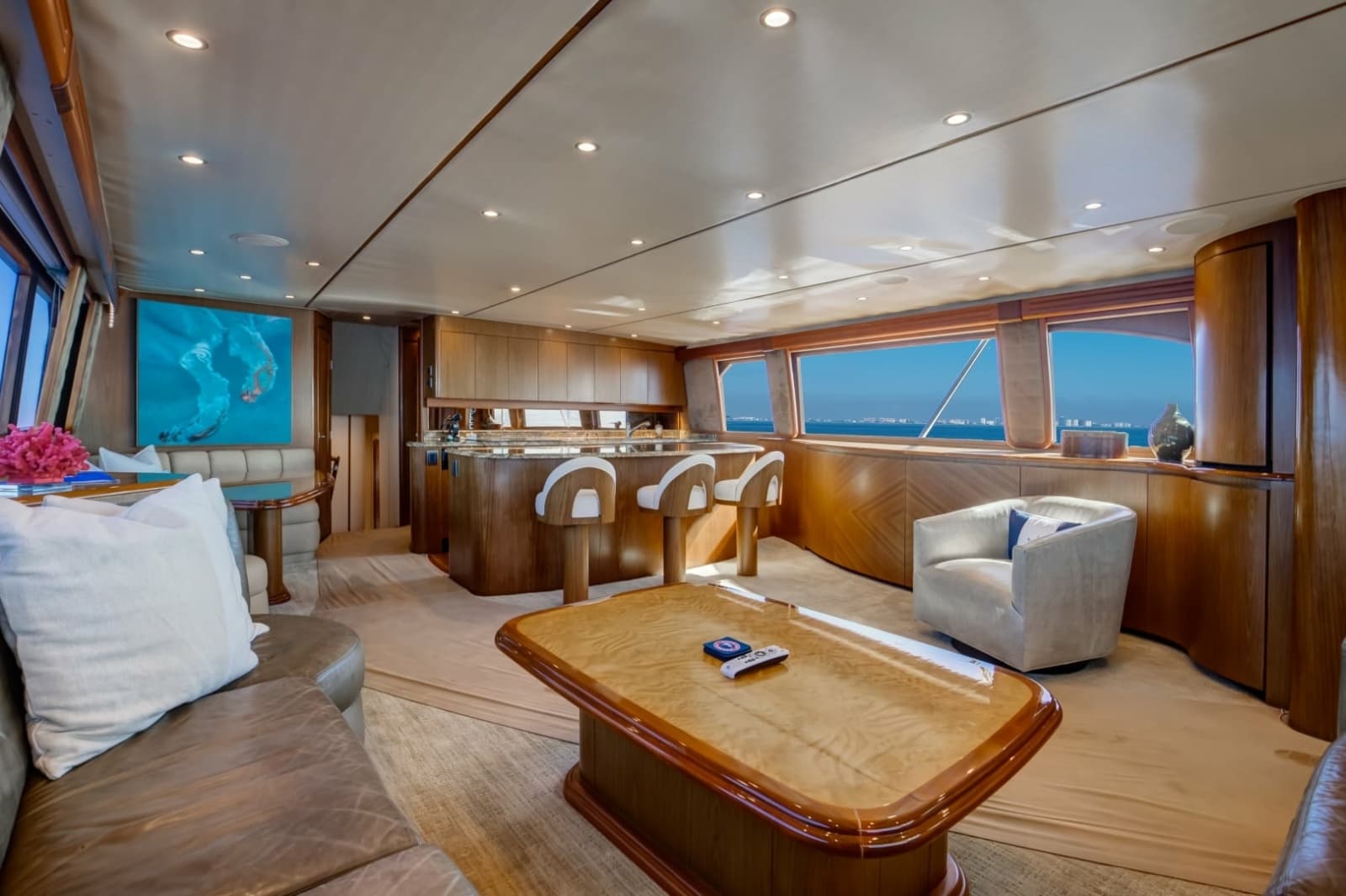 2010 Viking 82 Convertible - Photo 6