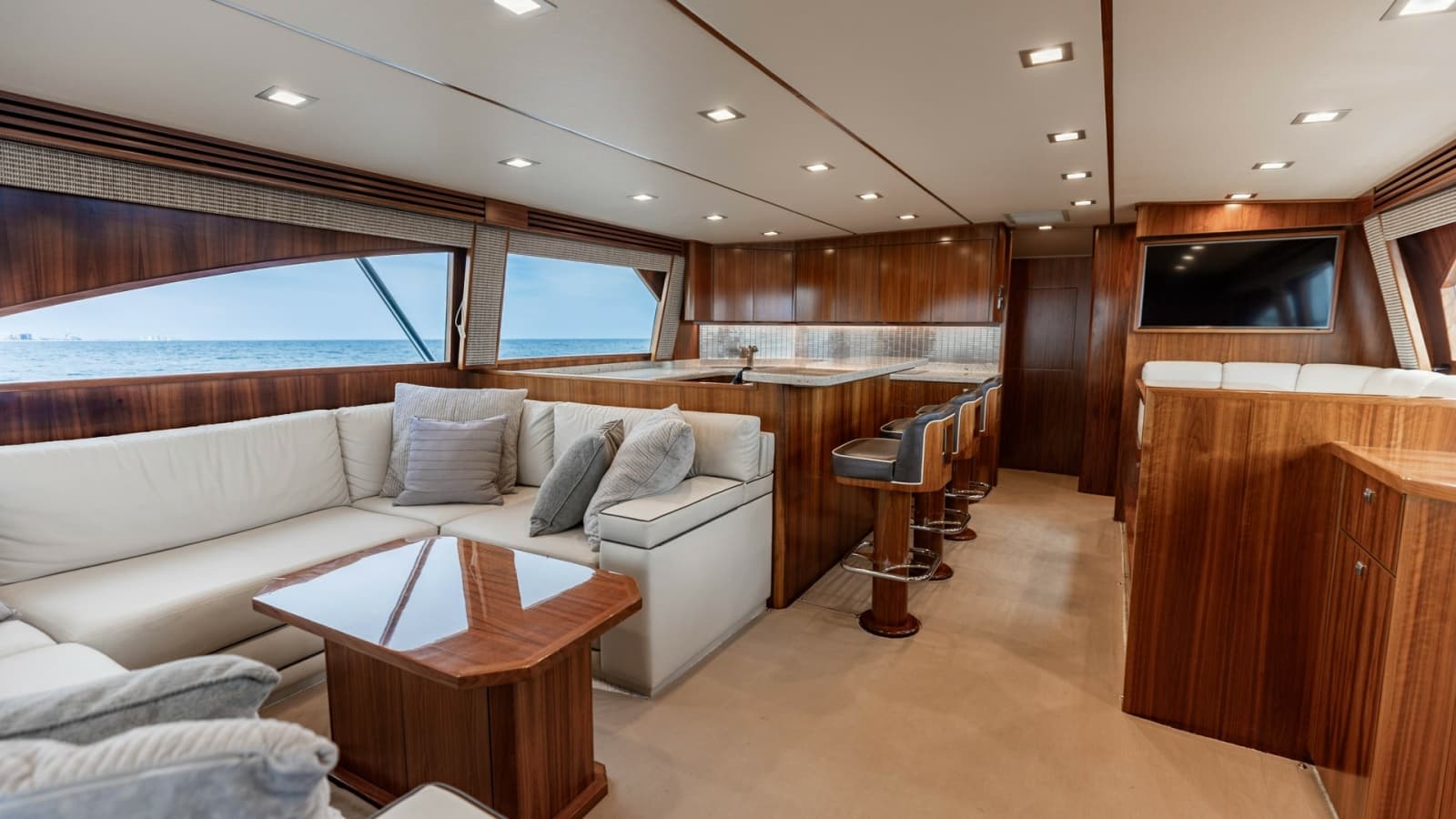 2018 Viking 72 Convertible - Photo 3