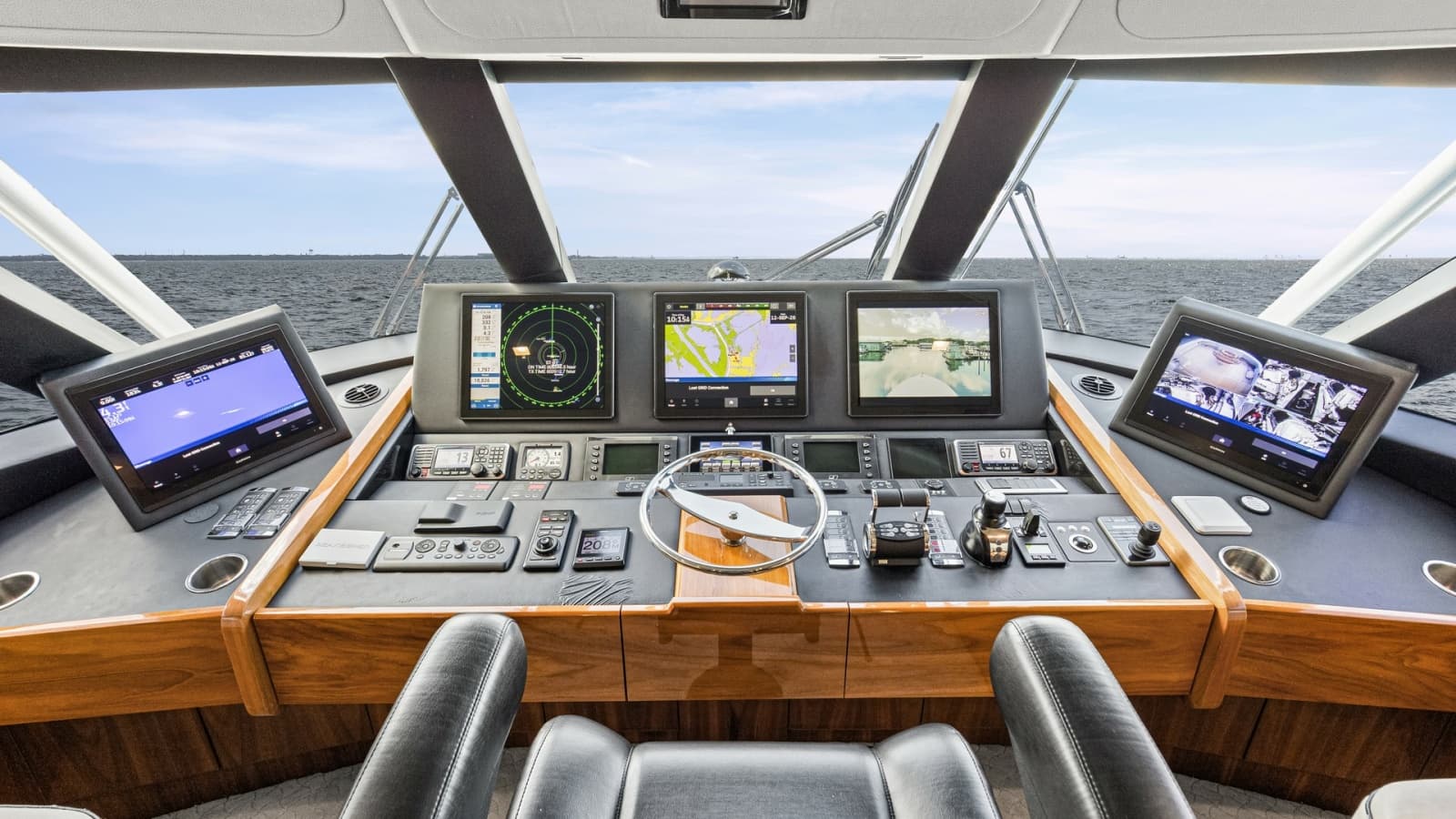 2017 Viking 72 Enclosed Bridge - Photo 3