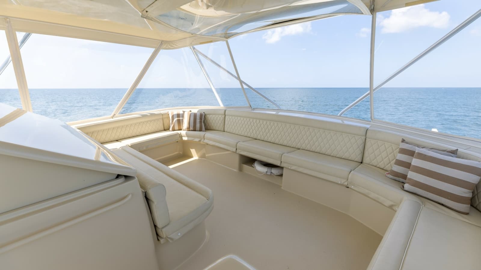 2007 Hatteras 68 Convertible - Photo 37