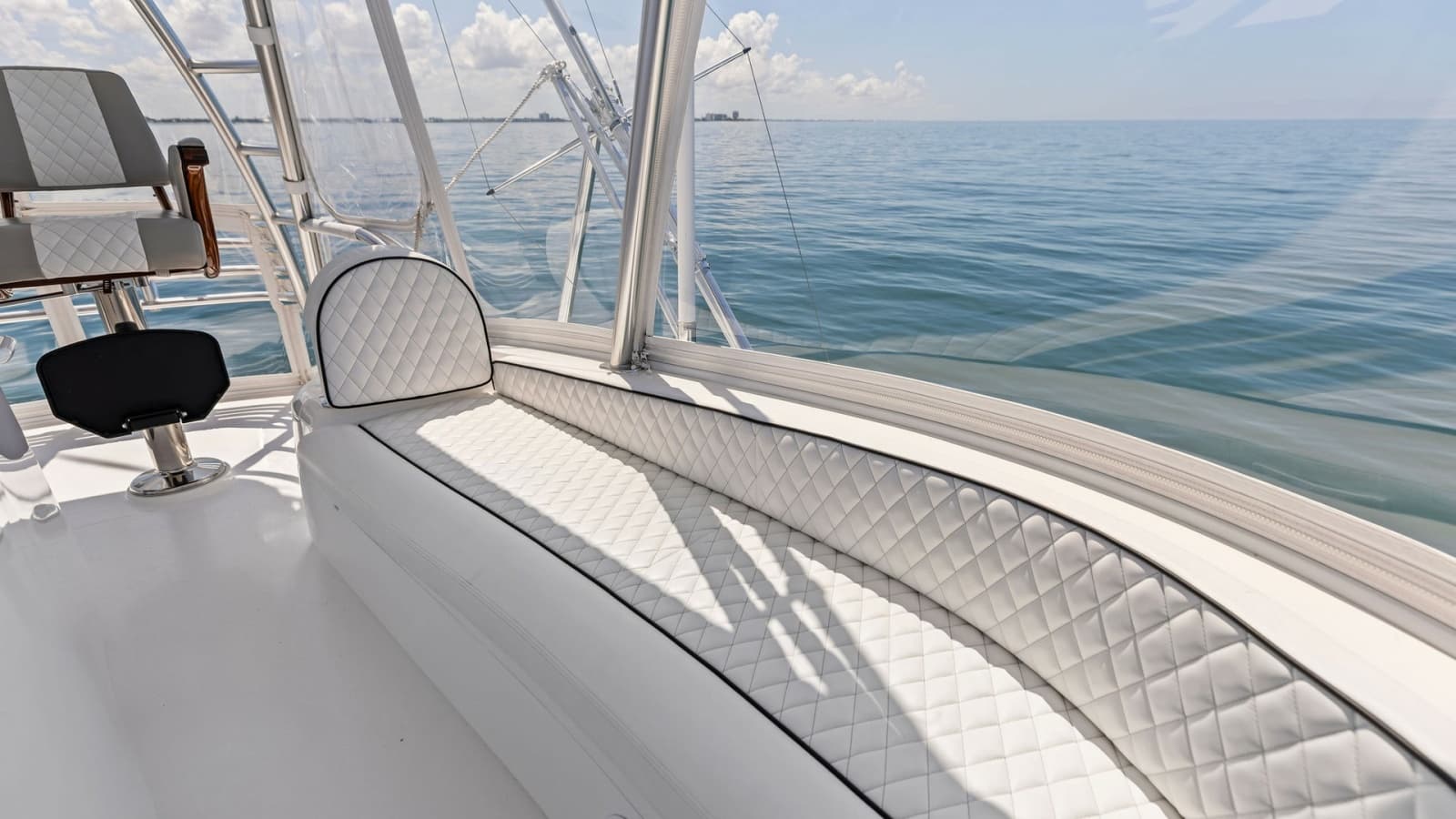 2024 Viking 54 Convertible - Photo 29