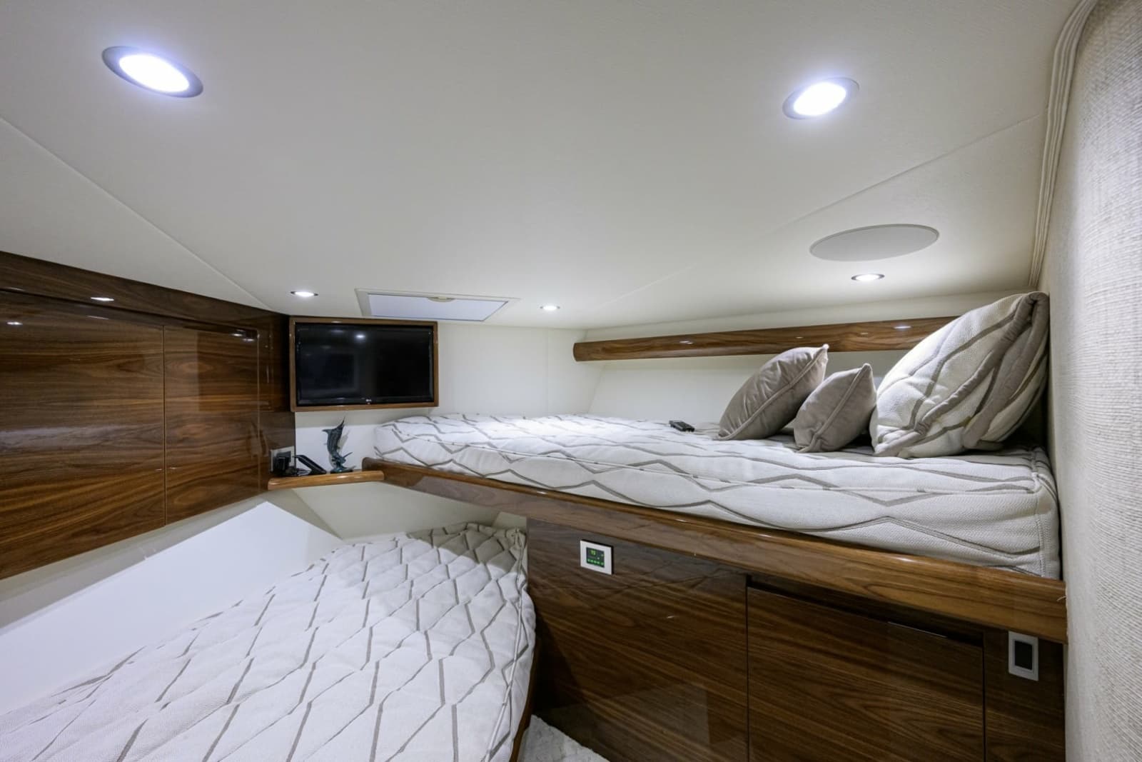 2024 Viking 54 Convertible - Photo 21