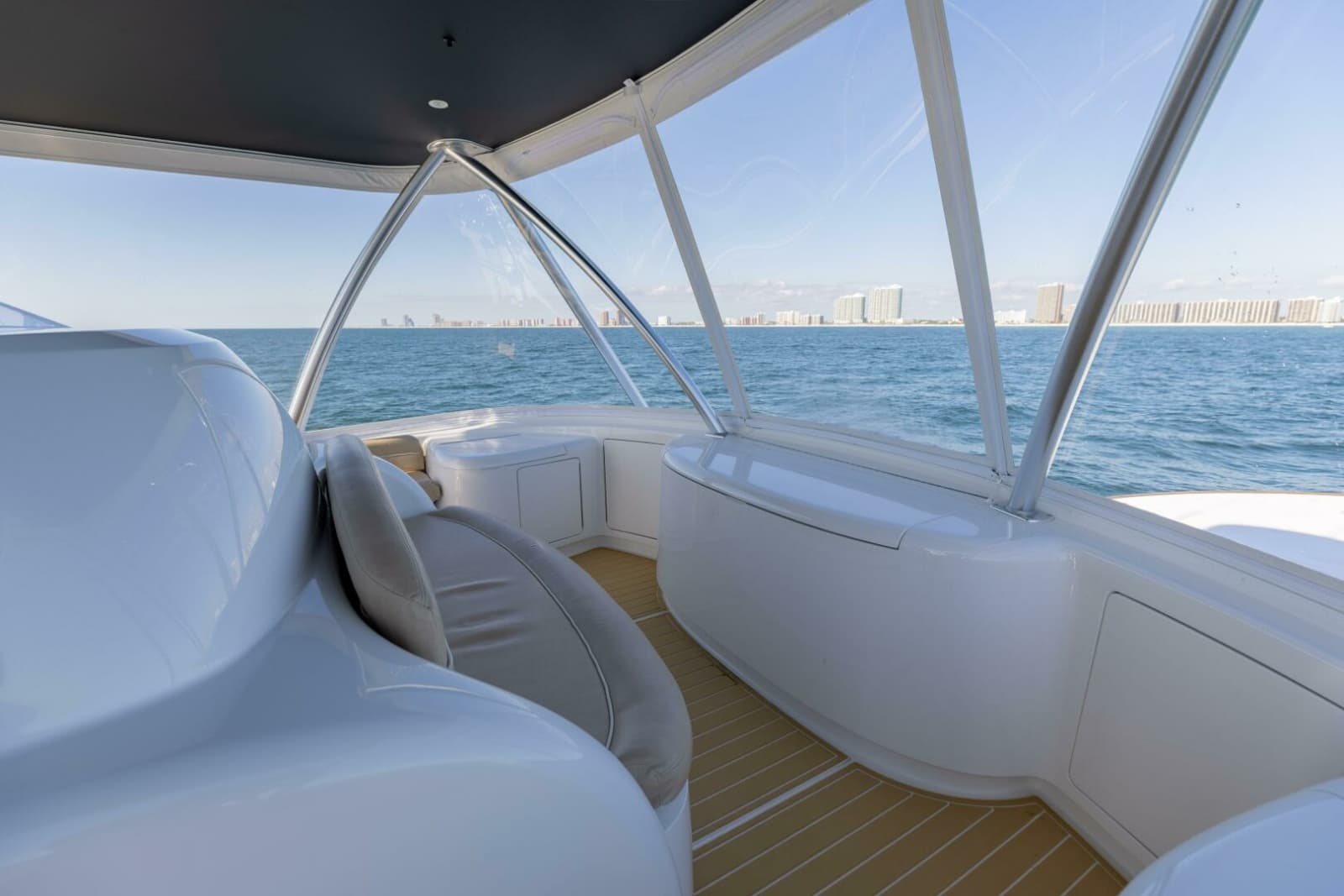 2020 Viking 62 Convertible - Photo 40
