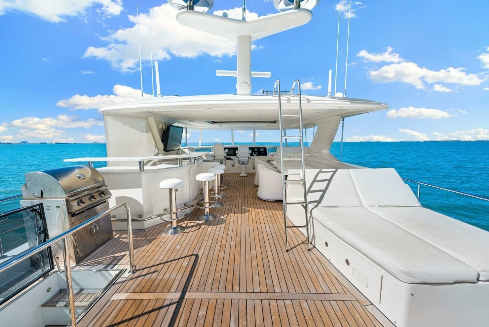 2010 Ocean Alexander 83 Motor Yacht - Photo 5