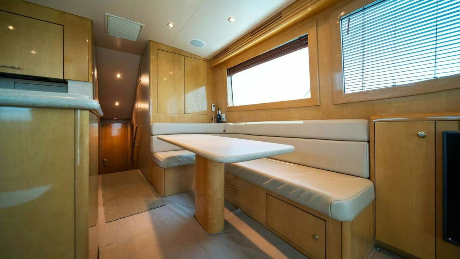 2003 Hatteras 54 Convertible - Photo 18
