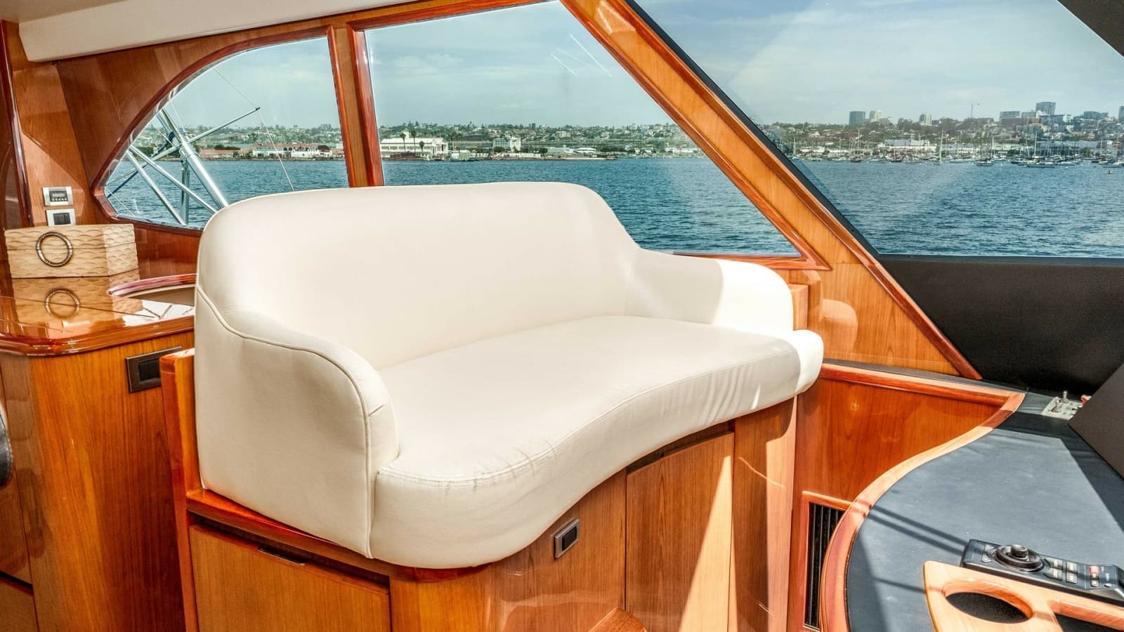 2014 Viking 76 Enclosed Bridge Sportfisher - Photo 20