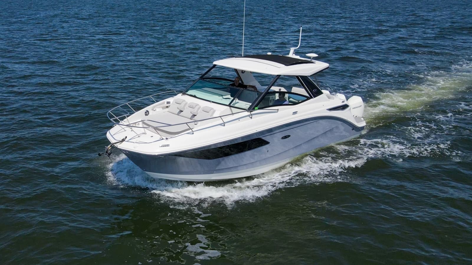 2022 Sea Ray 320 Sundancer OB - Photo 49