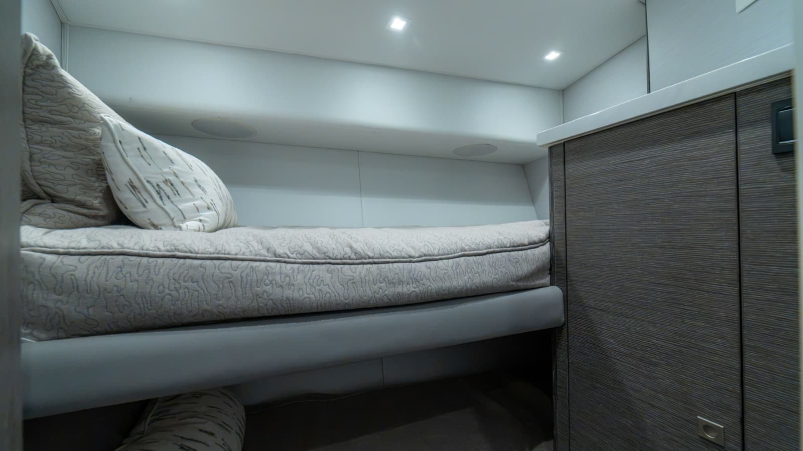 2024 Viking 64 Convertible - Photo 28