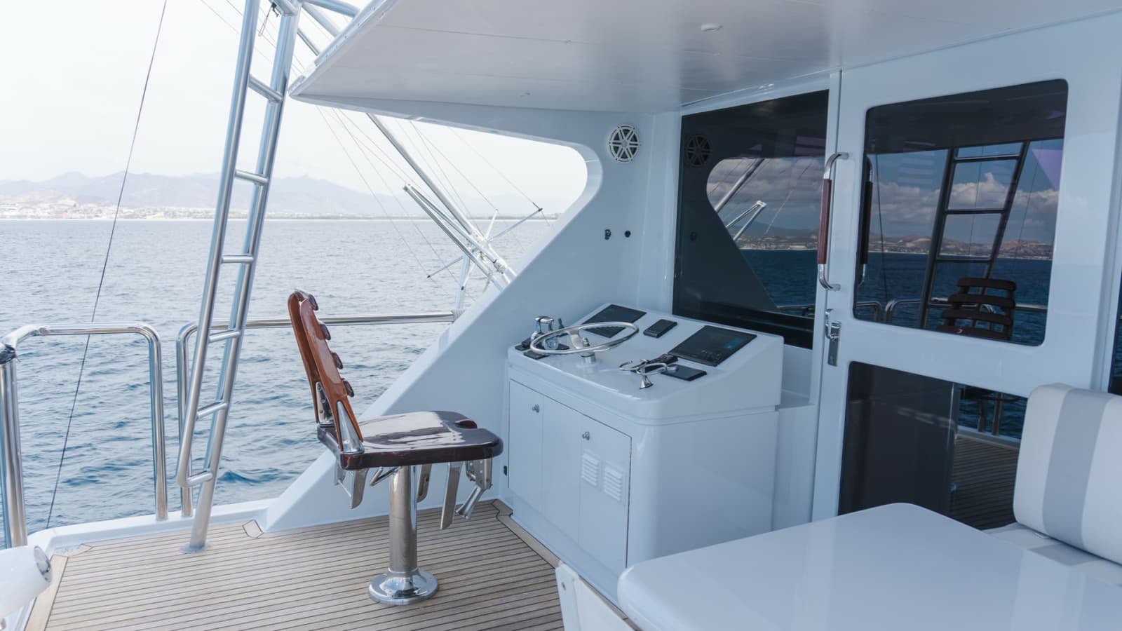 1996 Oceanfast 87 Enclosed Bridge Sportfish - Photo 2