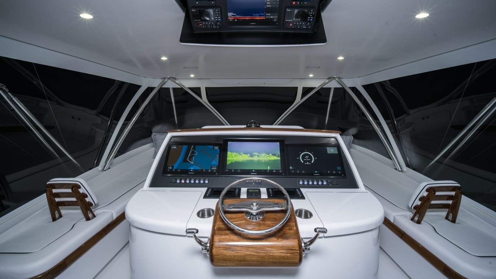 2026 Winter Custom Yachts 75 Open Convertible - Photo 34
