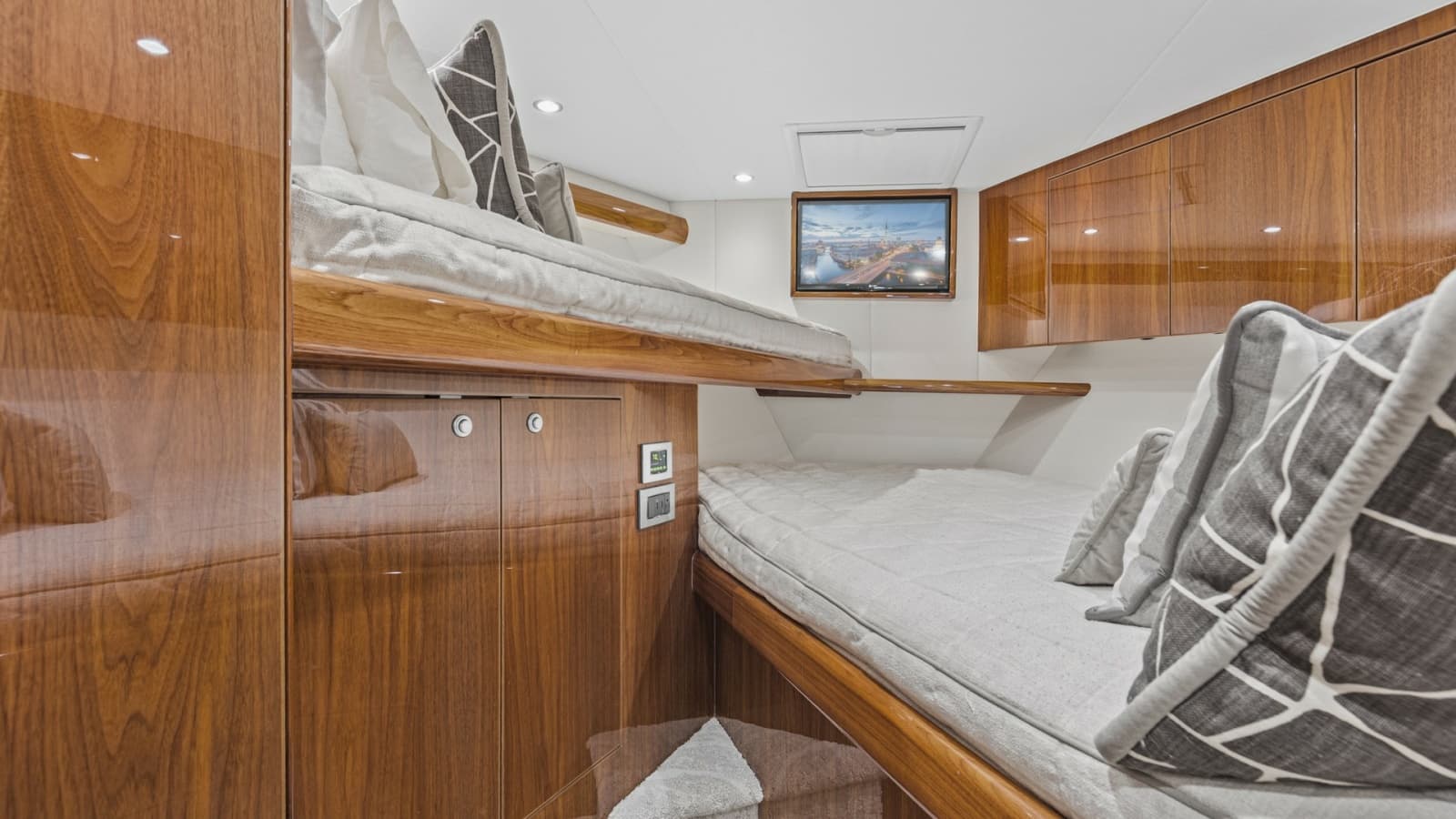 2022 Viking 58 Convertible - Photo 23