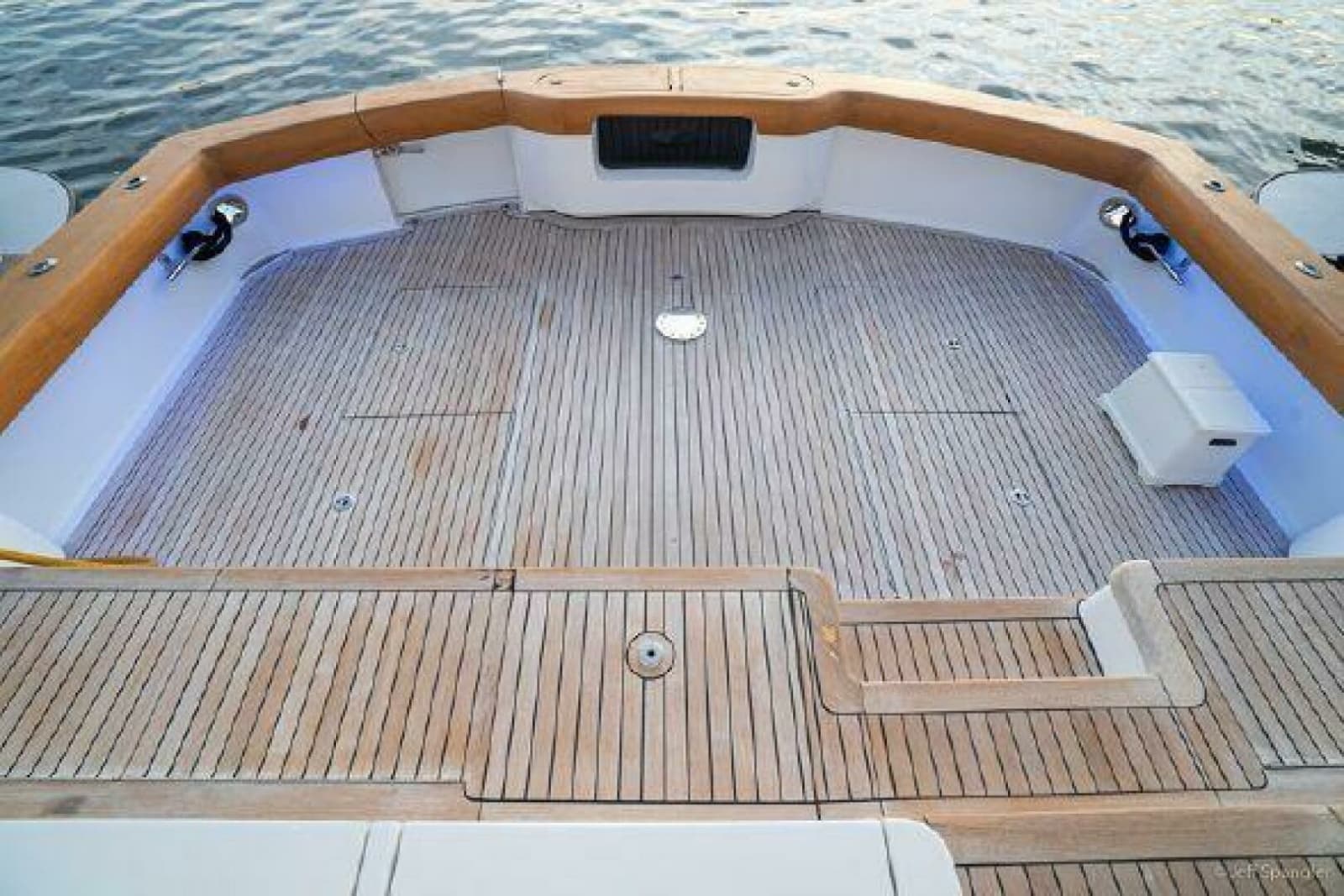 2008 Hatteras 77 Enclosed Bridge - Photo 26