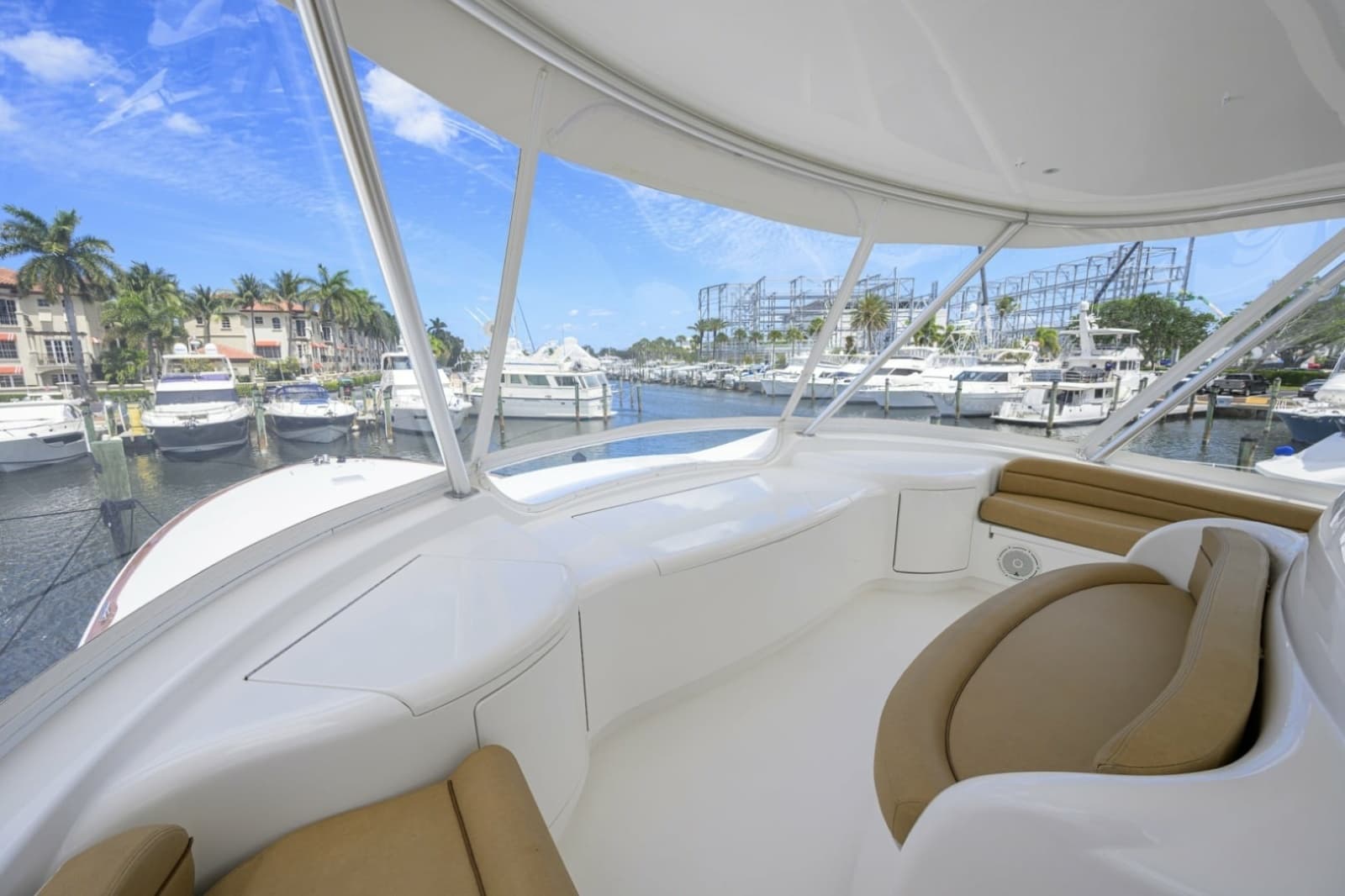 2014 Viking 70 Convertible - Photo 27