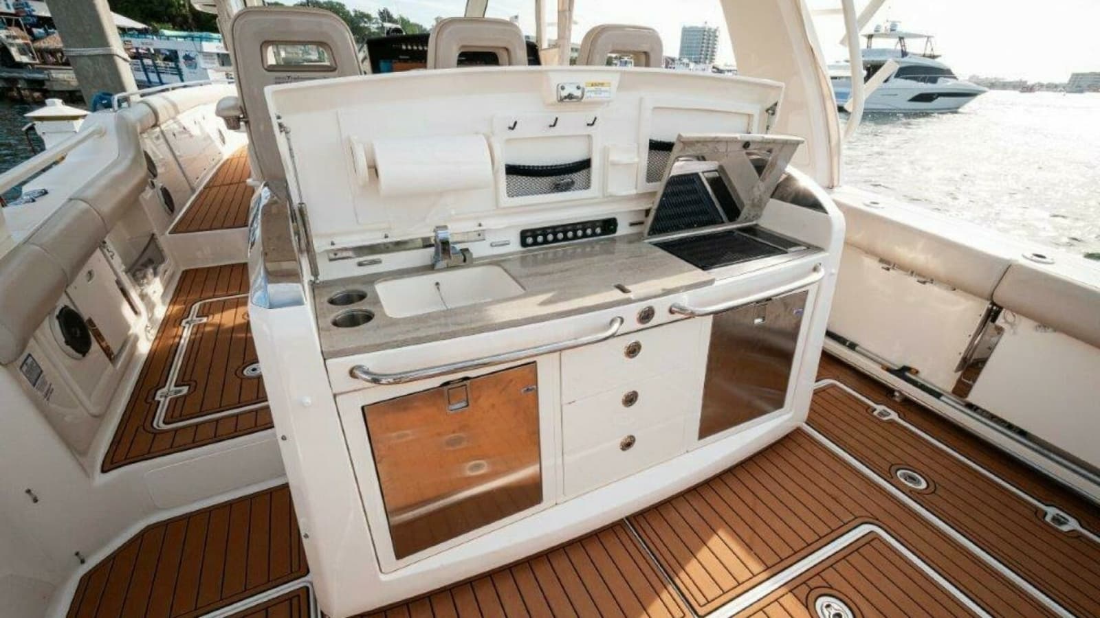2018 Boston Whaler 420 Outrage - Photo 4