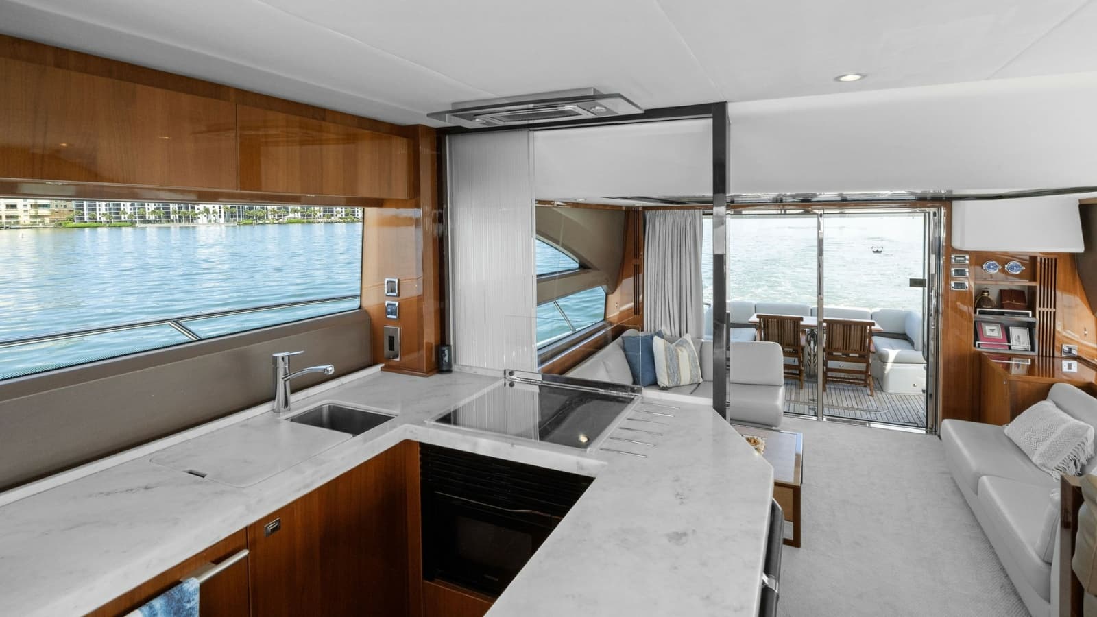 2016 Princess 64 Flybridge - Photo 31