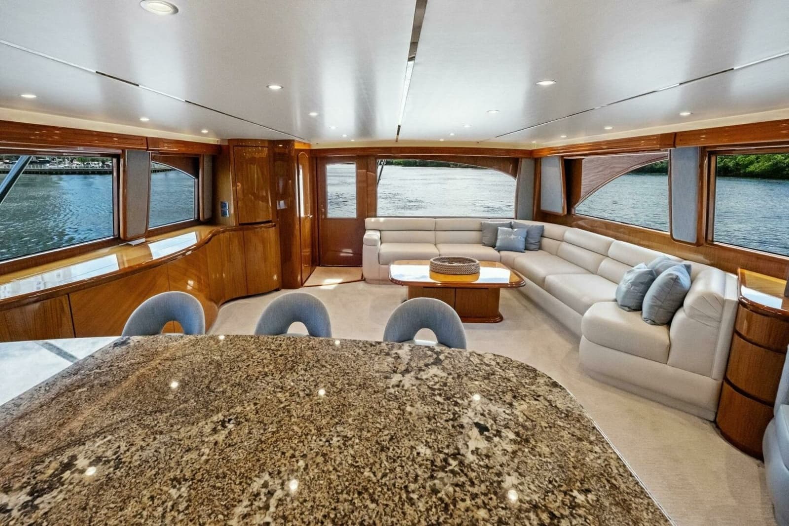 2012 Viking 82 Convertible - Photo 21