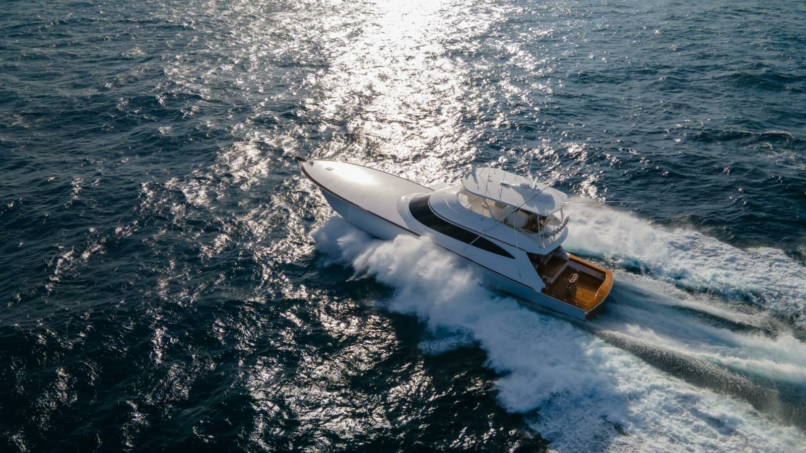 2025 Viking 82 Convertible - Photo 82