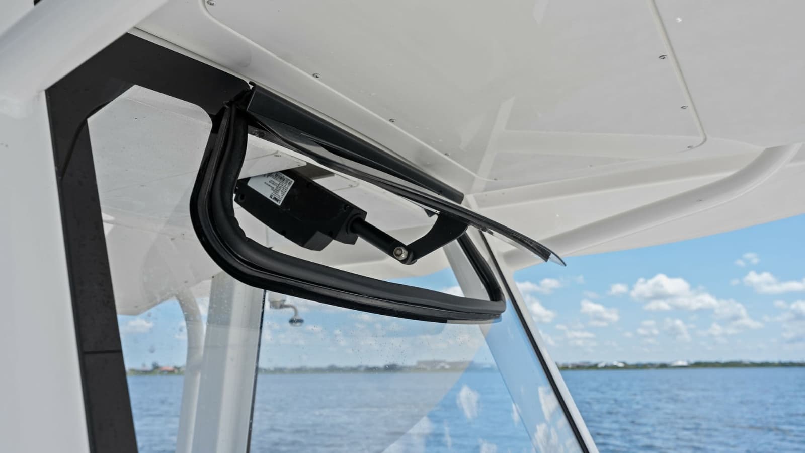 2022 Regulator 31 - Photo 12