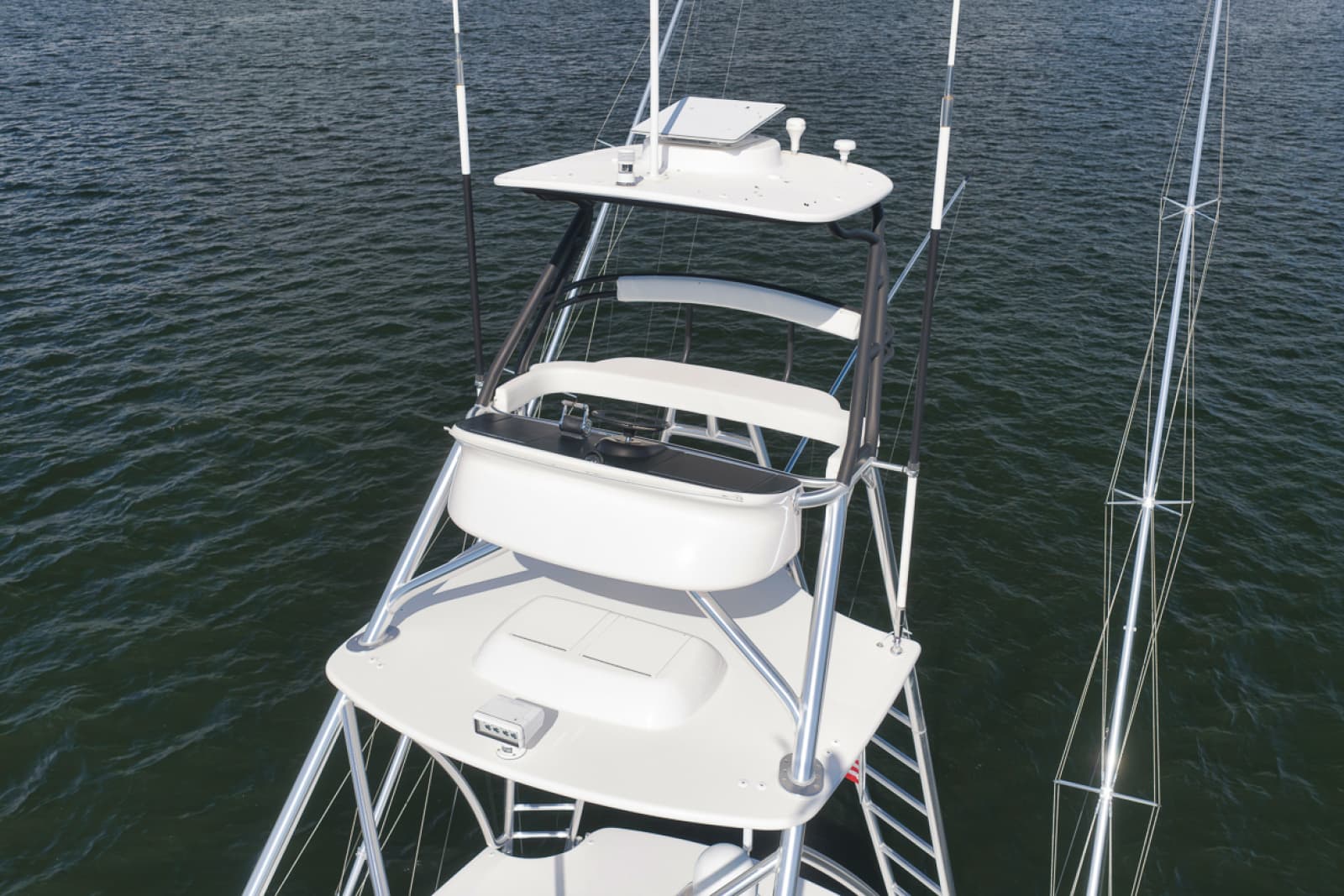 2020 Viking 68 Convertible - Photo 43