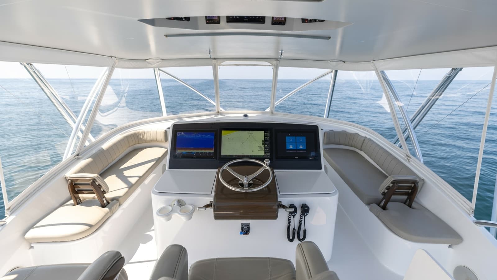 2021 Hatteras 65 GT - Photo 3