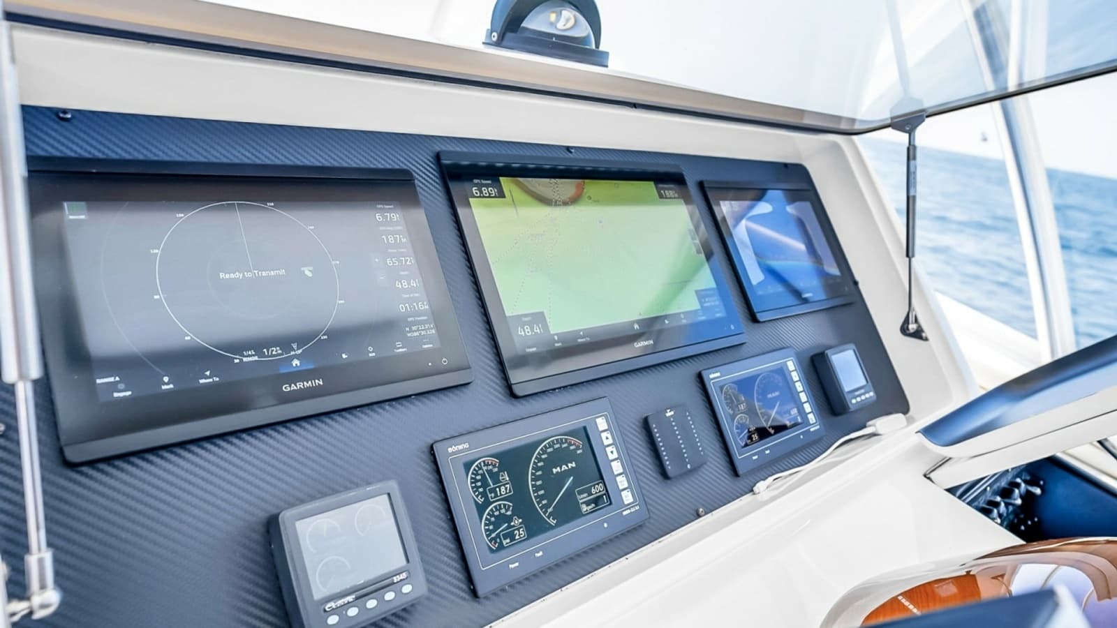 2021 Viking 48 Convertible - Photo 49