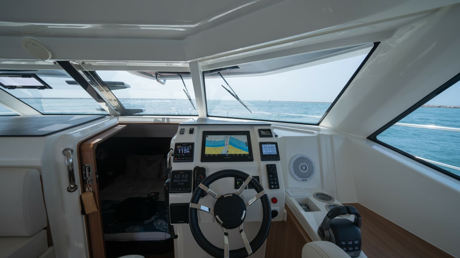 2021 Aquila 44 Motor Yacht - Photo 9