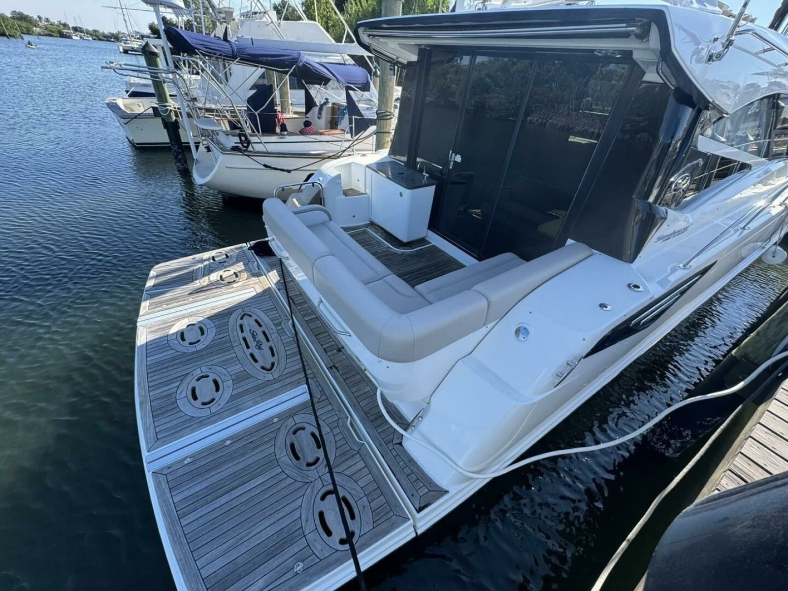 2016 Sea Ray 470 Sundancer - Photo 30