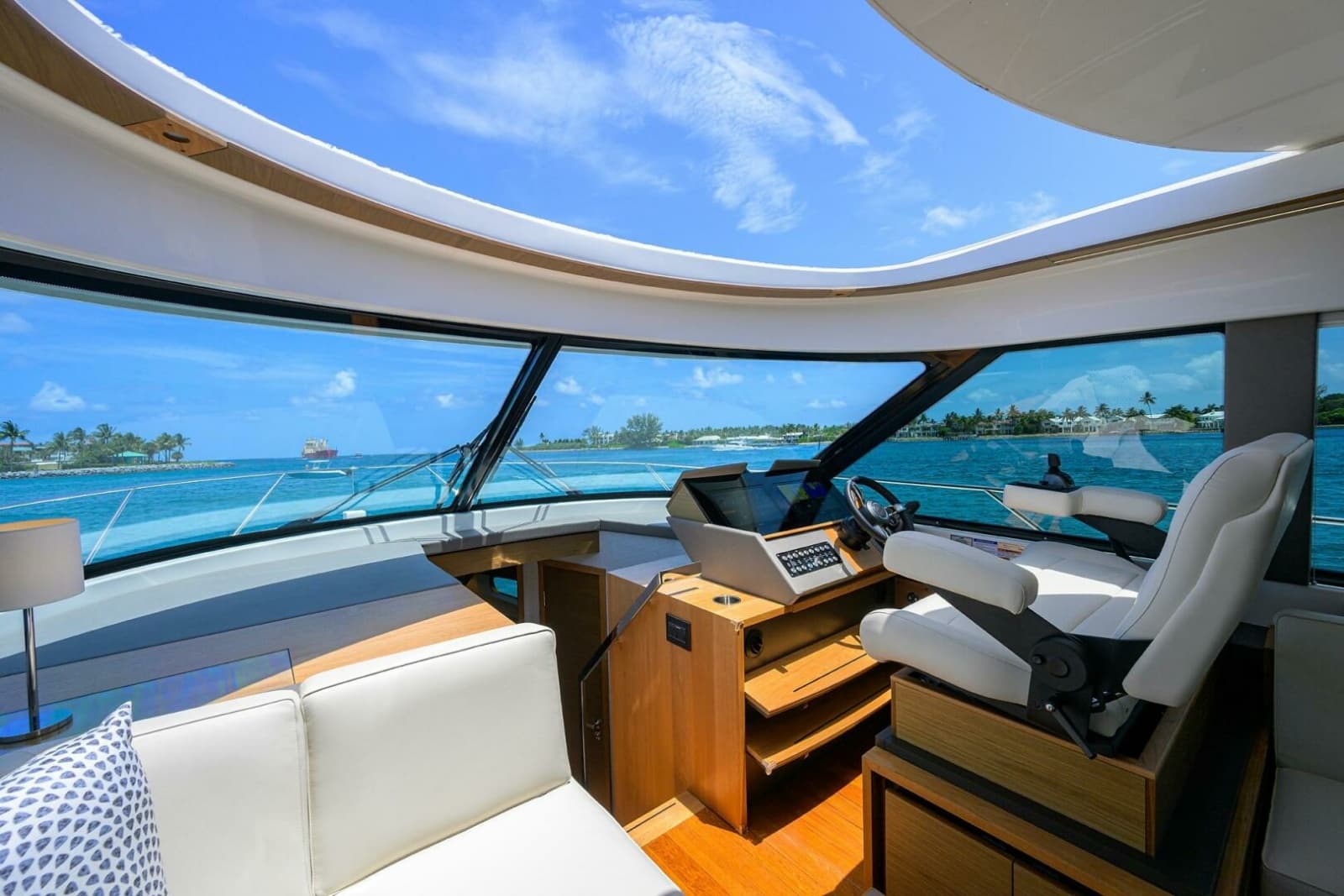 2023 Tiara Yachts C49 - Photo 36