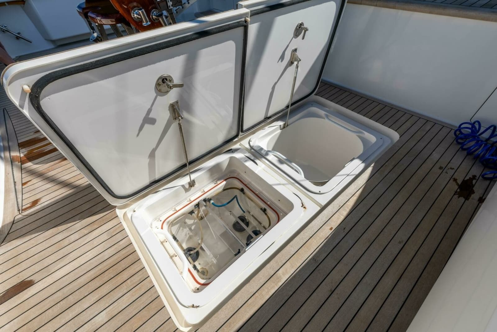 2013 Viking 76 Convertible - Photo 67