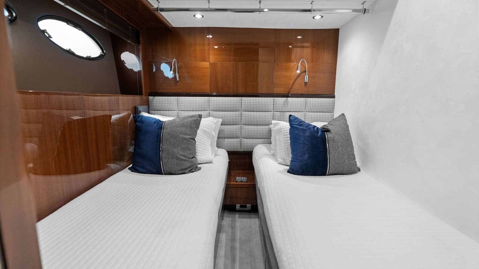 2016 Princess 64 Flybridge - Photo 56