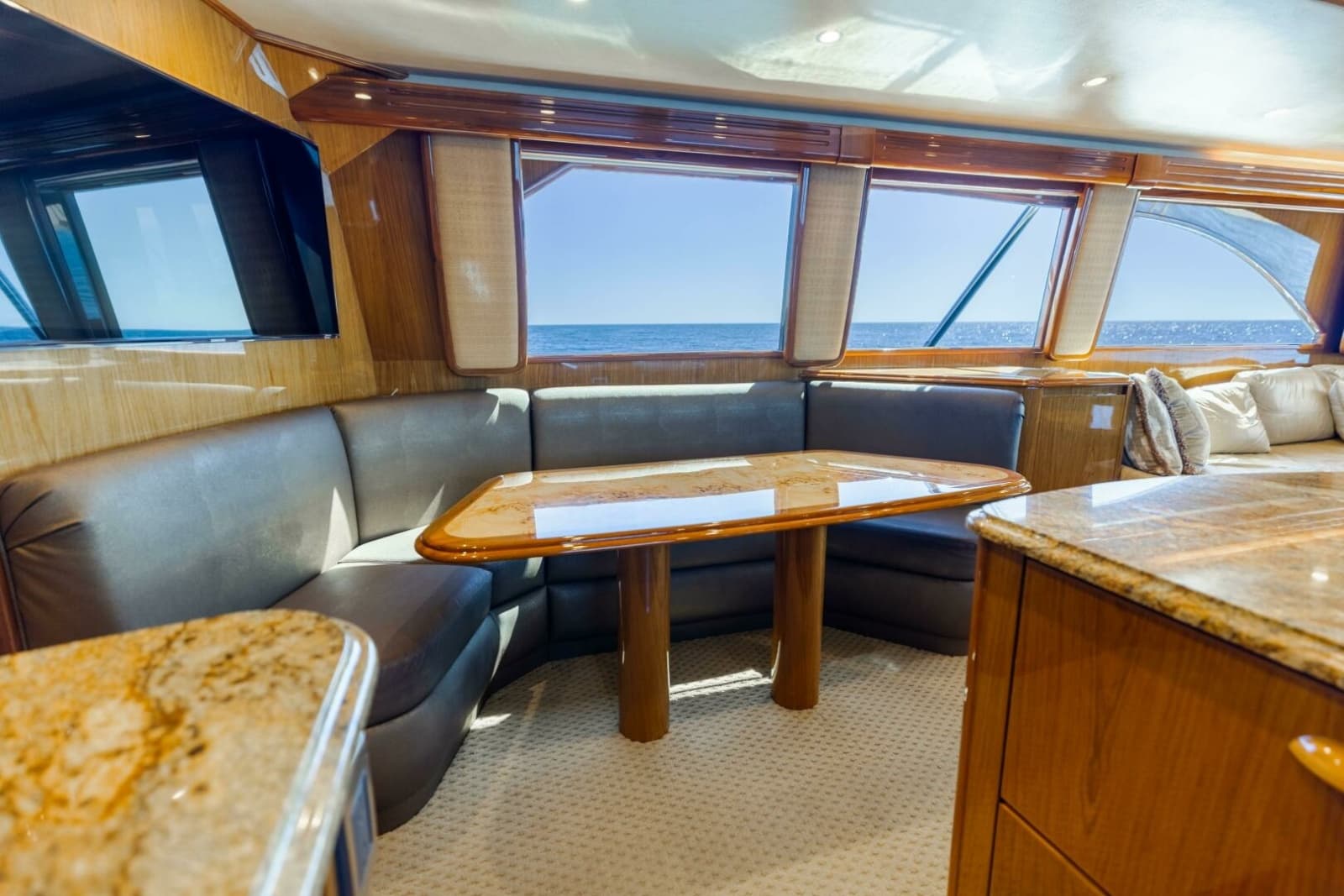 2013 Viking 76 Convertible - Photo 19