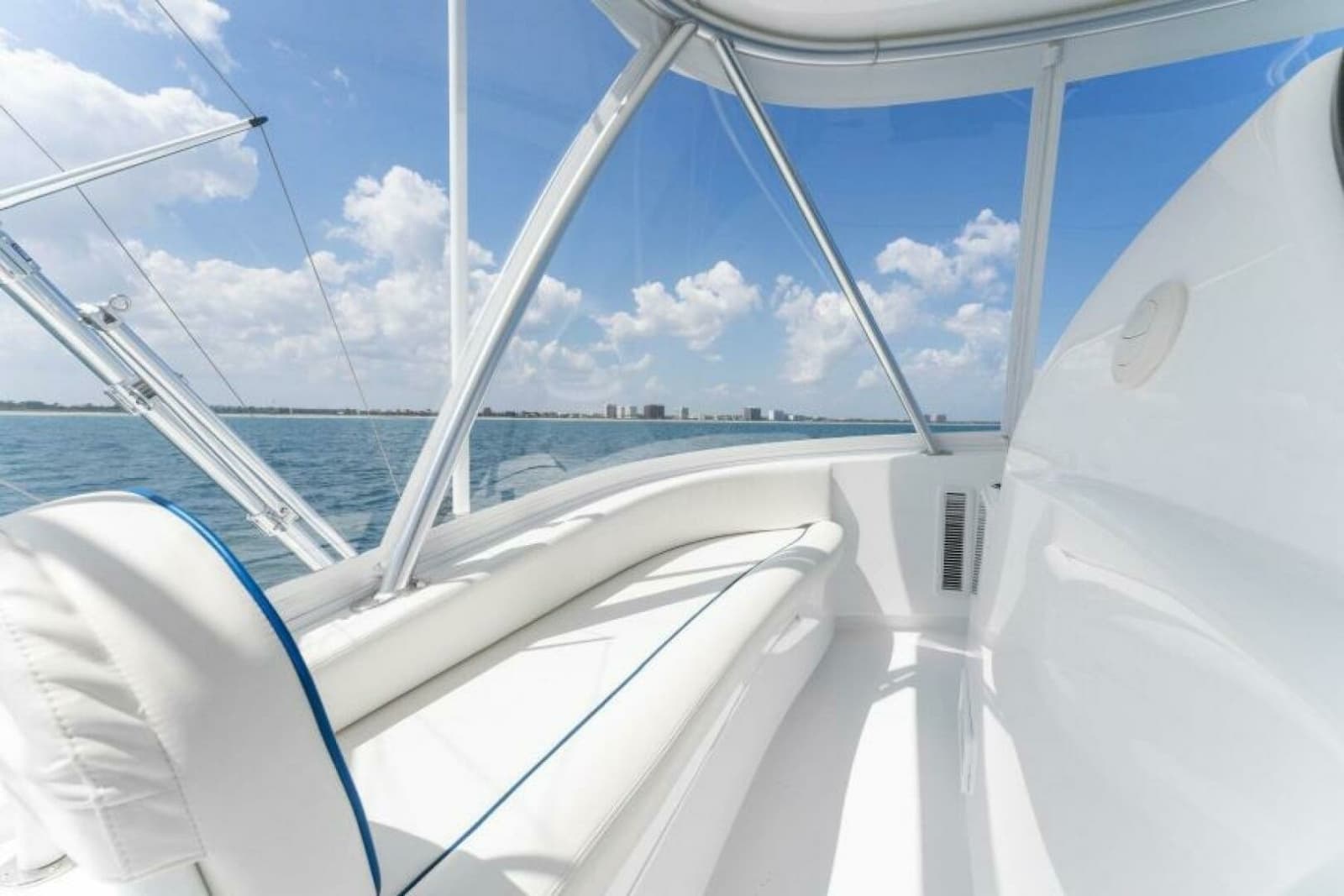 2021 Viking 54 Convertible - Photo 42