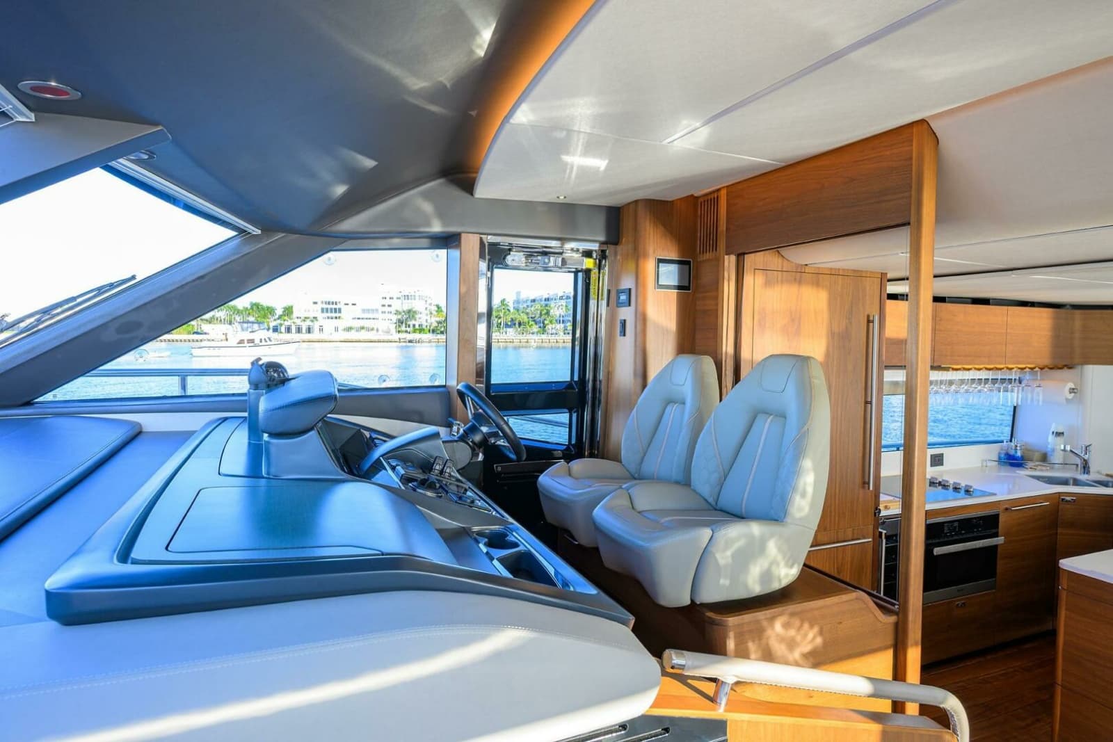 2021 Princess Y78 - Photo 17