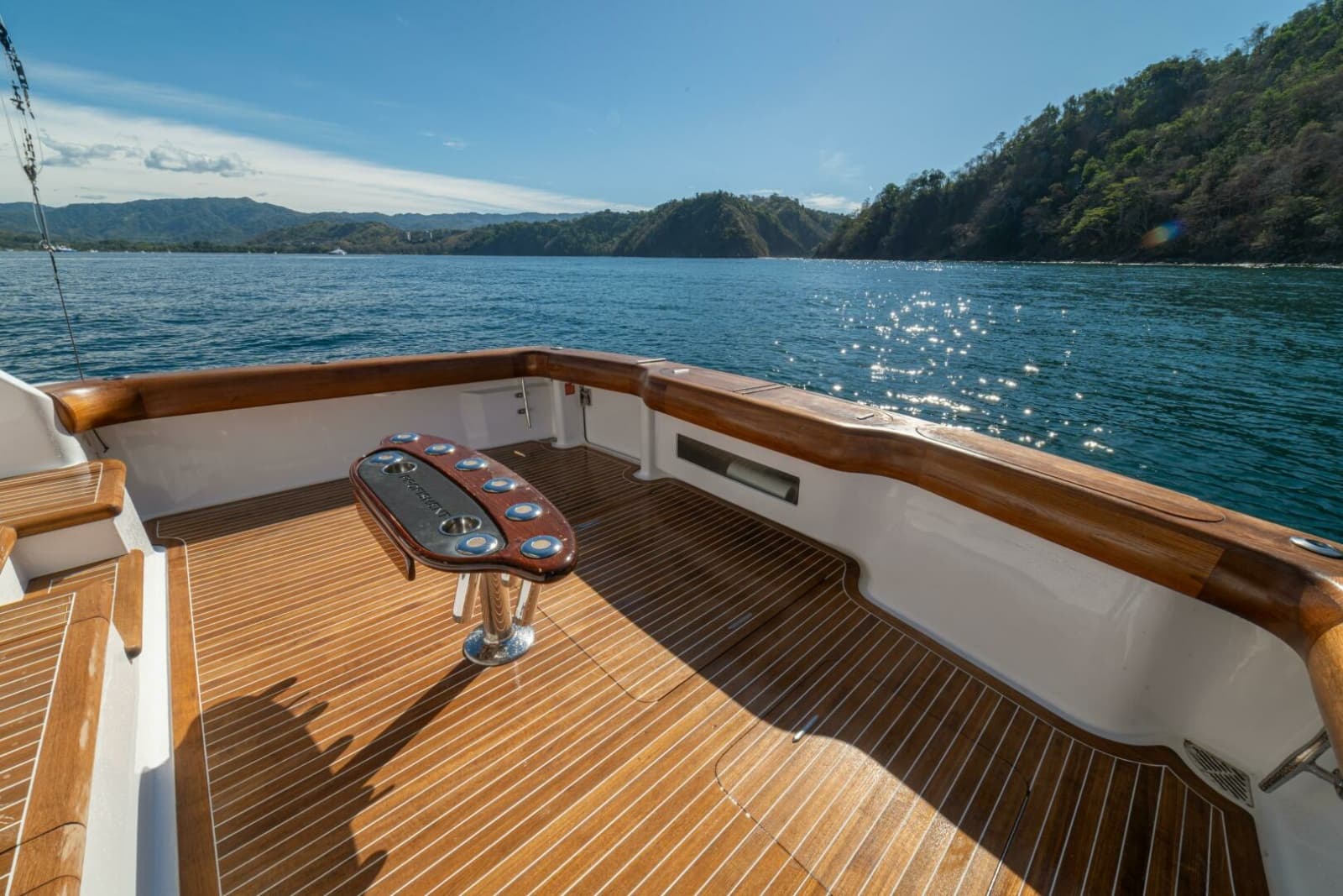 2006 Viking 56 Convertible - Photo 23