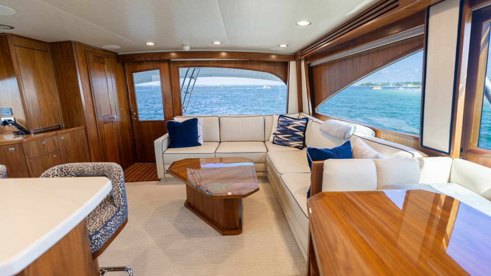 2022 Viking 68 Convertible - Photo 14