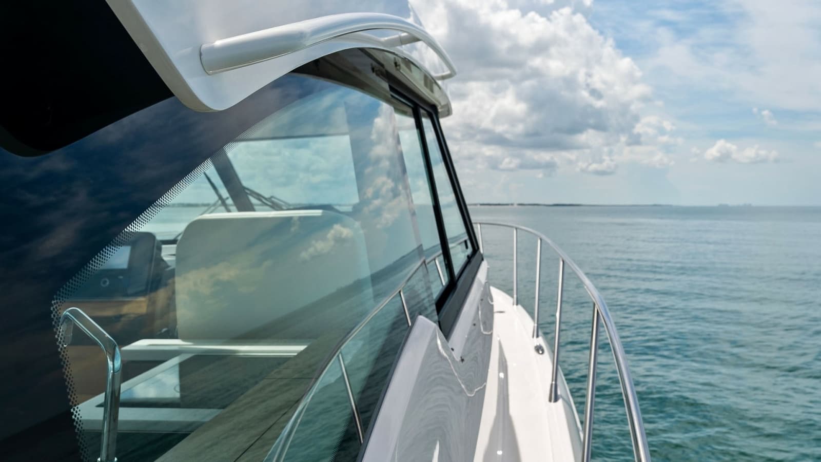 2025 Tiara Yachts 48LE - Photo 33