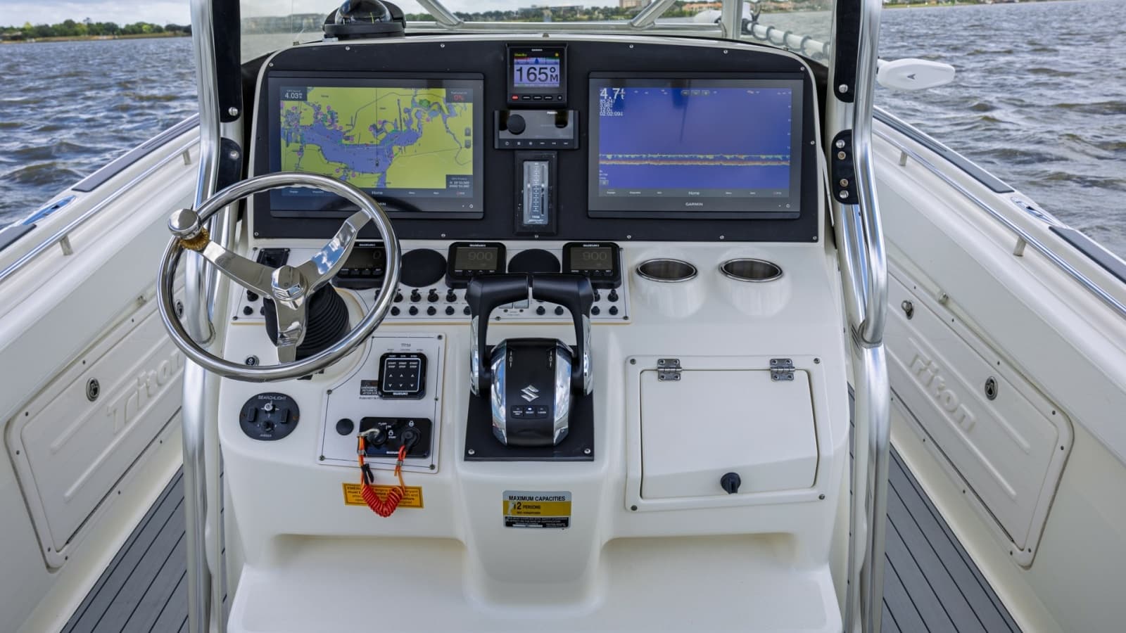 2005 Triton 351 Center Console - Photo 2